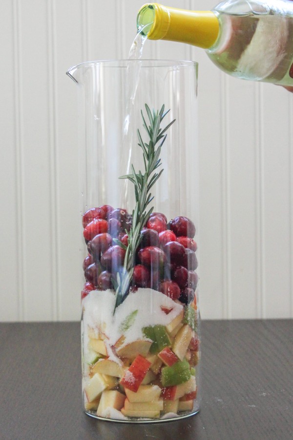 Cranberry-Fruit-Sangria-600x900