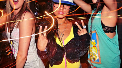 crazy-girls-lights-party-partying-peace-favim-com-46525_large