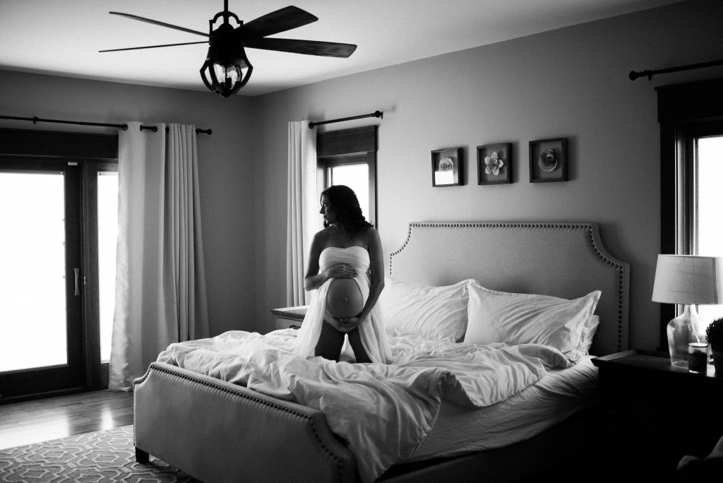 5 maternity boudoir picture